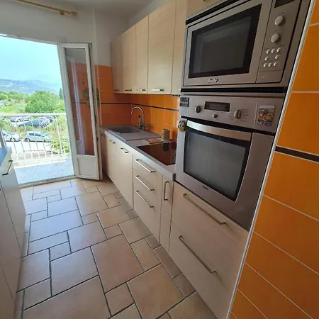 F2 Vue Et Montagne Au Calme 니스