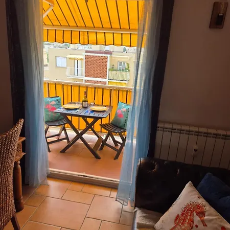 F2 Vue Et Montagne Au Calme * نيس